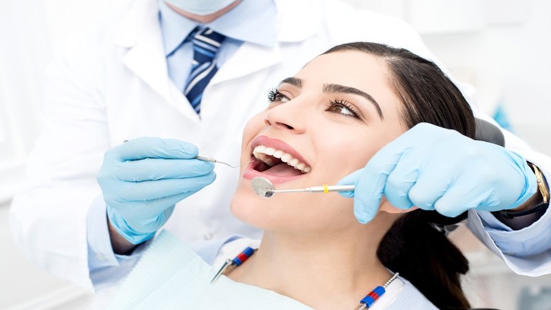 An Emergency Dentist in Edmonton, AB, to Get Your Smile Right
